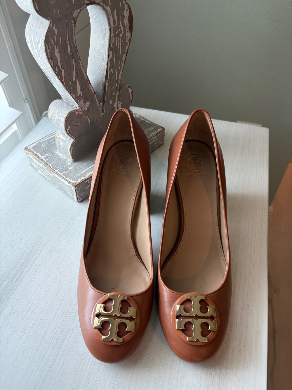 Tory Burch Camel Leather Logo Heels